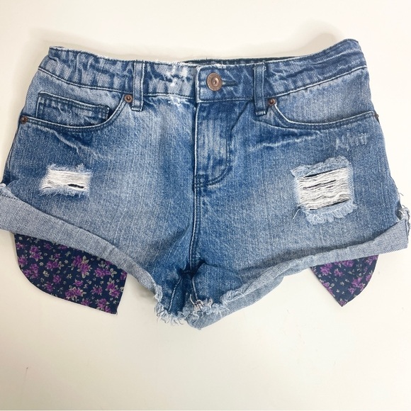 Forever 21 Girls Size 11/12 Denim Shorts 2" Inseam Distressed Floral Pockets - Picture 1 of 8